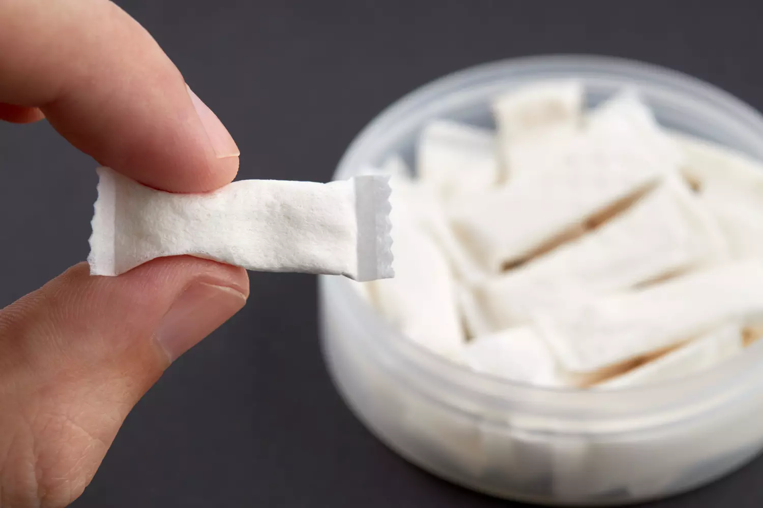«Conçus pour être addictifs» : l&rsquo;OMS tire la sonnette d&rsquo;alarme sur les sachets de nicotine — et le Maroc n&rsquo;est pas épargné